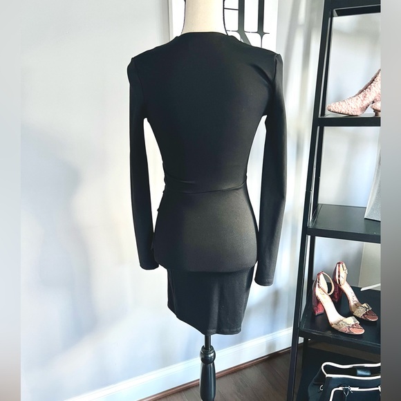 Susana Monaco Deep V-Neck Long Sleeve Dress - Picture 5 of 9